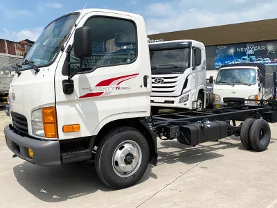 THAY KÍNH XE Ô TÔ tải Hyundai 2.5 tấn tận nơi